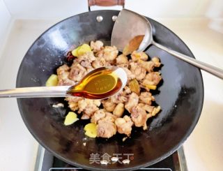 ????软糯鲜美✅香菇土豆炖鸡块‼️香喷喷超下饭的做法步骤：4