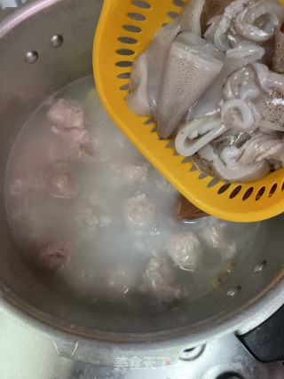 鱿鱼肉丸粥的做法步骤：9
