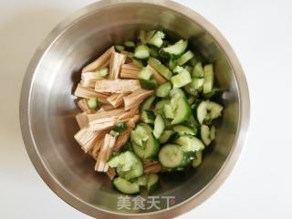 腐竹拌黄瓜的做法步骤：4