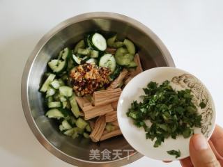 腐竹拌黄瓜的做法步骤：10