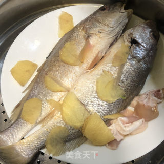 清蒸黄花鱼的做法步骤：5