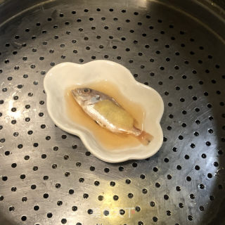 清蒸黄花鱼的做法步骤：6