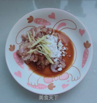 嫩姜炒鸡肉丝的做法步骤：4