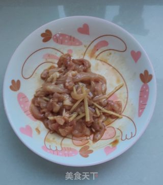 嫩姜炒鸡肉丝的做法步骤：5