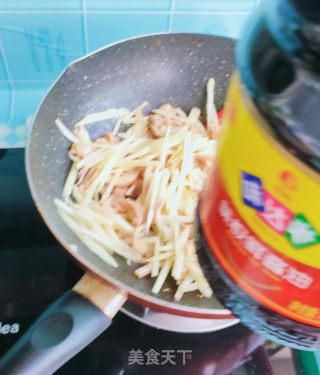 嫩姜炒鸡肉丝的做法步骤：15
