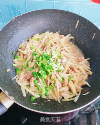 嫩姜炒鸡肉丝的做法步骤：17