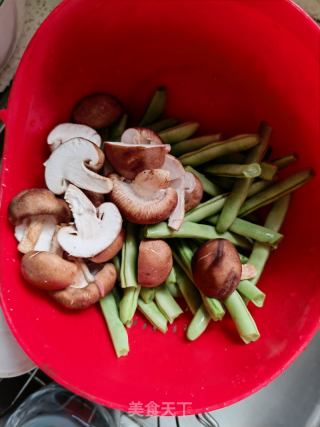 蔬菜烧牛肉的做法步骤：2