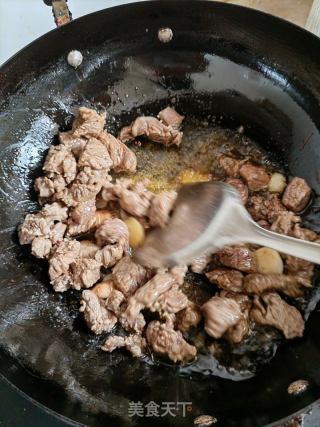 蔬菜烧牛肉的做法步骤：3