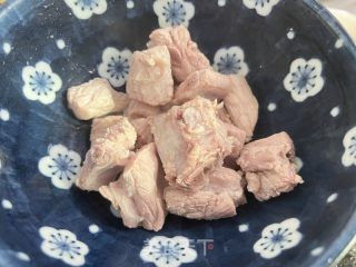 无花果排骨汤的做法步骤：1