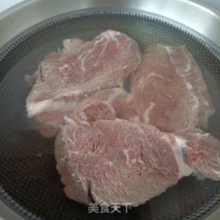 清炖驴肉的做法步骤：1