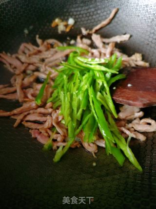 青椒肉丝面的做法步骤：7
