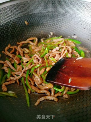 青椒肉丝面的做法步骤：9