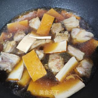 香干毛豆烧胁排的做法步骤：5