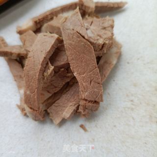 驴肉炒韭菜苔的做法步骤：3