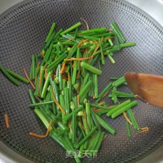 驴肉炒韭菜苔的做法步骤：6