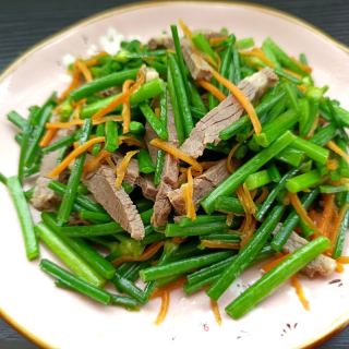 驴肉炒韭菜苔的做法步骤：10