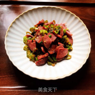 青椒炒牛肉火腿的做法