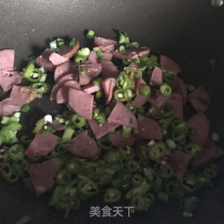 青椒炒牛肉火腿的做法步骤：5