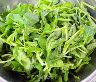 午餐肉小白菜苗胡萝卜疙瘩汤的做法步骤：3