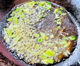 午餐肉小白菜苗胡萝卜疙瘩汤的做法步骤：7