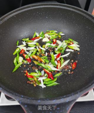 椒香爆炒知了的做法步骤：6