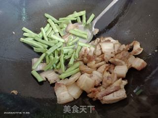 五花肉炒四季豆的做法步骤：4