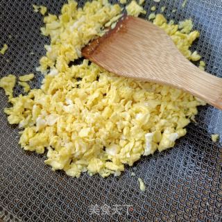 木耳鸡蛋韭苔盒子的做法步骤：9