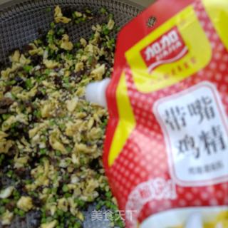 木耳鸡蛋韭苔盒子的做法步骤：13