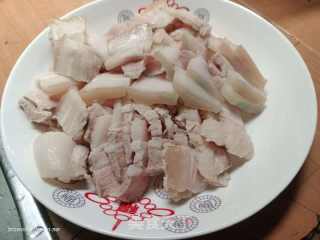 竹笋炒肉的做法步骤：3