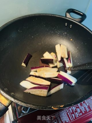 青椒茄子的做法步骤：2