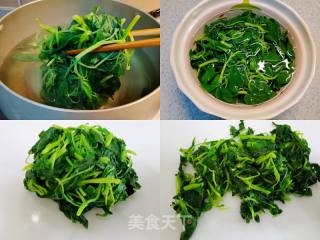 苋菜别在炒着吃，简单一拌脆香味美的做法步骤：2