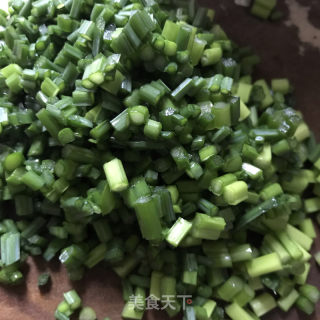 韭薹炒蛋的做法步骤：1