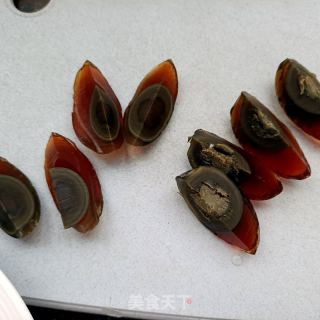 烧椒拌皮蛋的做法步骤：2