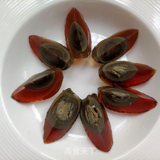 烧椒拌皮蛋的做法步骤：3