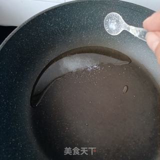 木耳肉丝炒韭苔的做法步骤：3