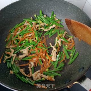 木耳肉丝炒韭苔的做法步骤：8