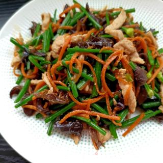 木耳肉丝炒韭苔的做法步骤：10