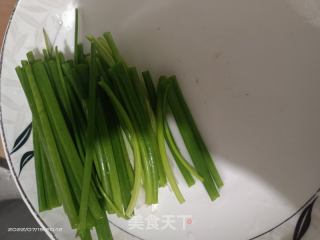 沙姜焖鸡的做法步骤：1