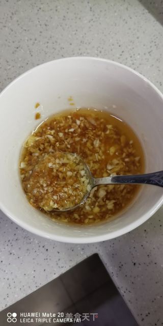 蒜蓉粉丝蒸罗氏虾的做法步骤：5