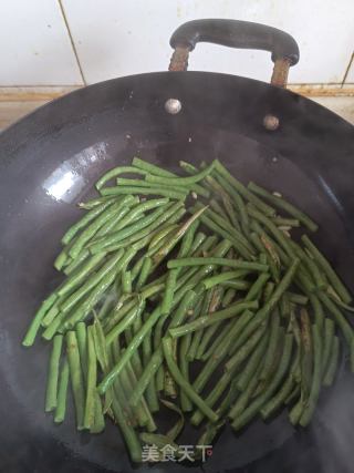 青椒干煸嫩豇豆的做法步骤：8
