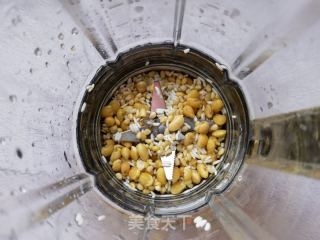 松子糯米豆浆的做法步骤：4