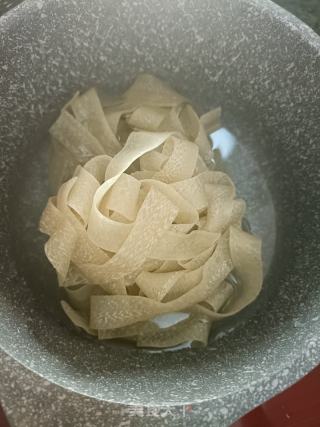 麻酱拌面皮的做法步骤：2