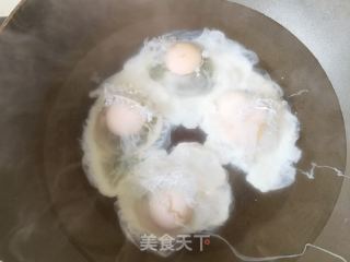 桂花枸杞酒酿荷包蛋的做法步骤：3