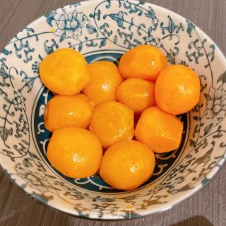蛋黄酥的做法步骤：1