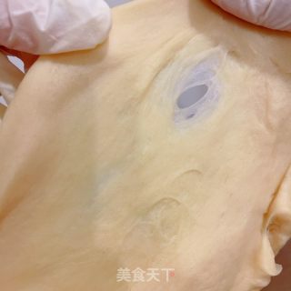 蛋黄酥的做法步骤：2