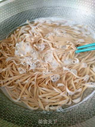清汤牛腩荞麦面的做法步骤：9