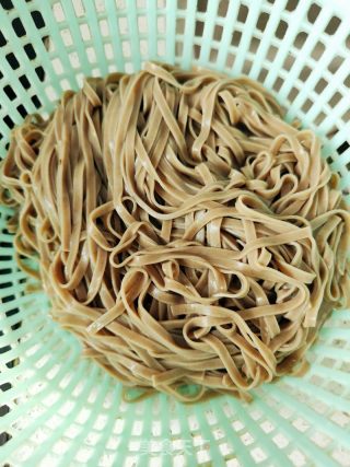 清汤牛腩荞麦面的做法步骤：10