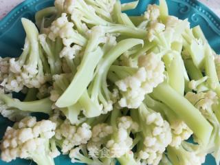 肉片炒有机菜花的做法步骤：2
