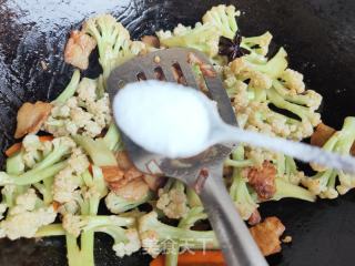 肉片炒有机菜花的做法步骤：9
