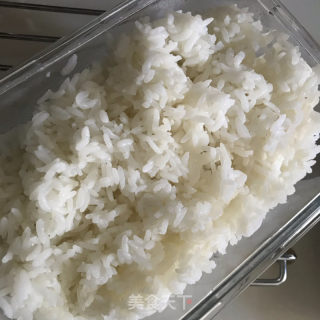 胡萝卜蛋炒饭的做法步骤：1